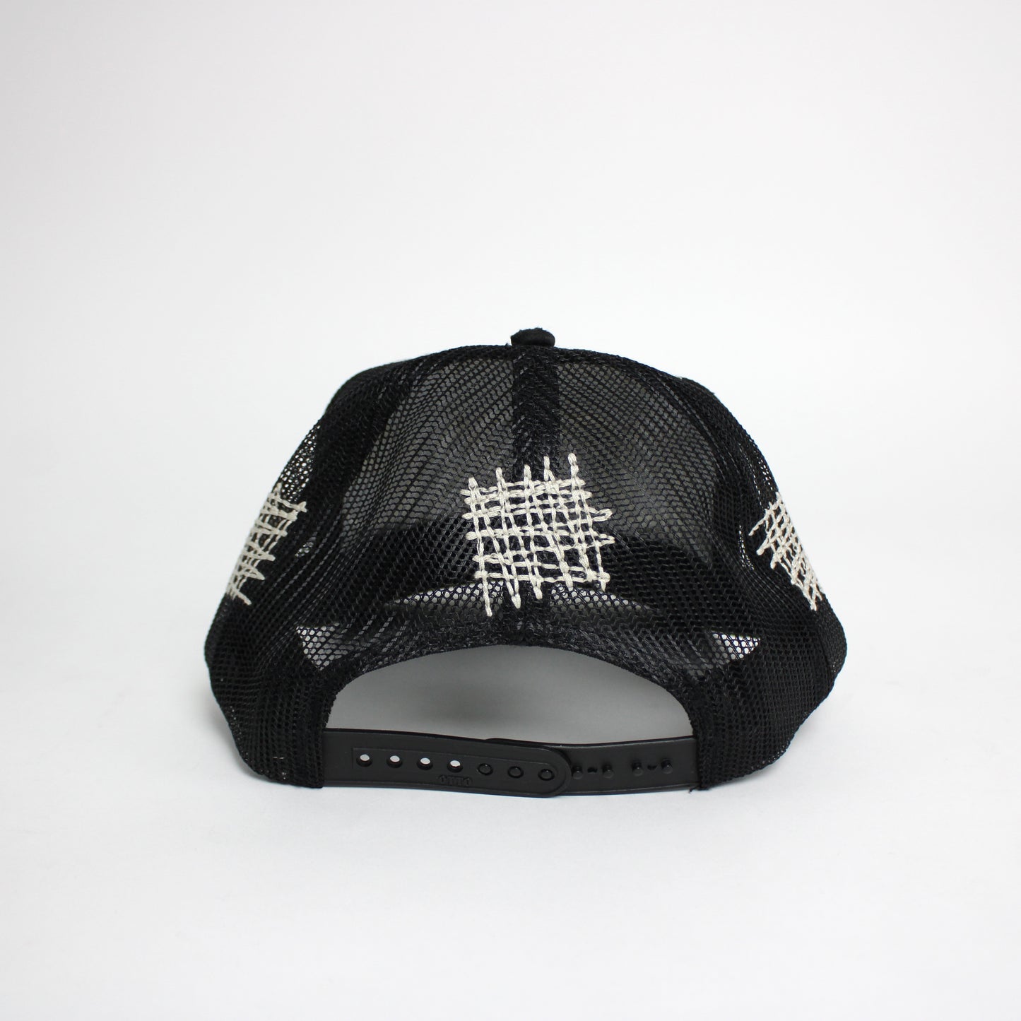 PAIN IS PURE 'PURE' LOGO NEEDLE REPAIR TRUCKER HAT BLACK/CREAM