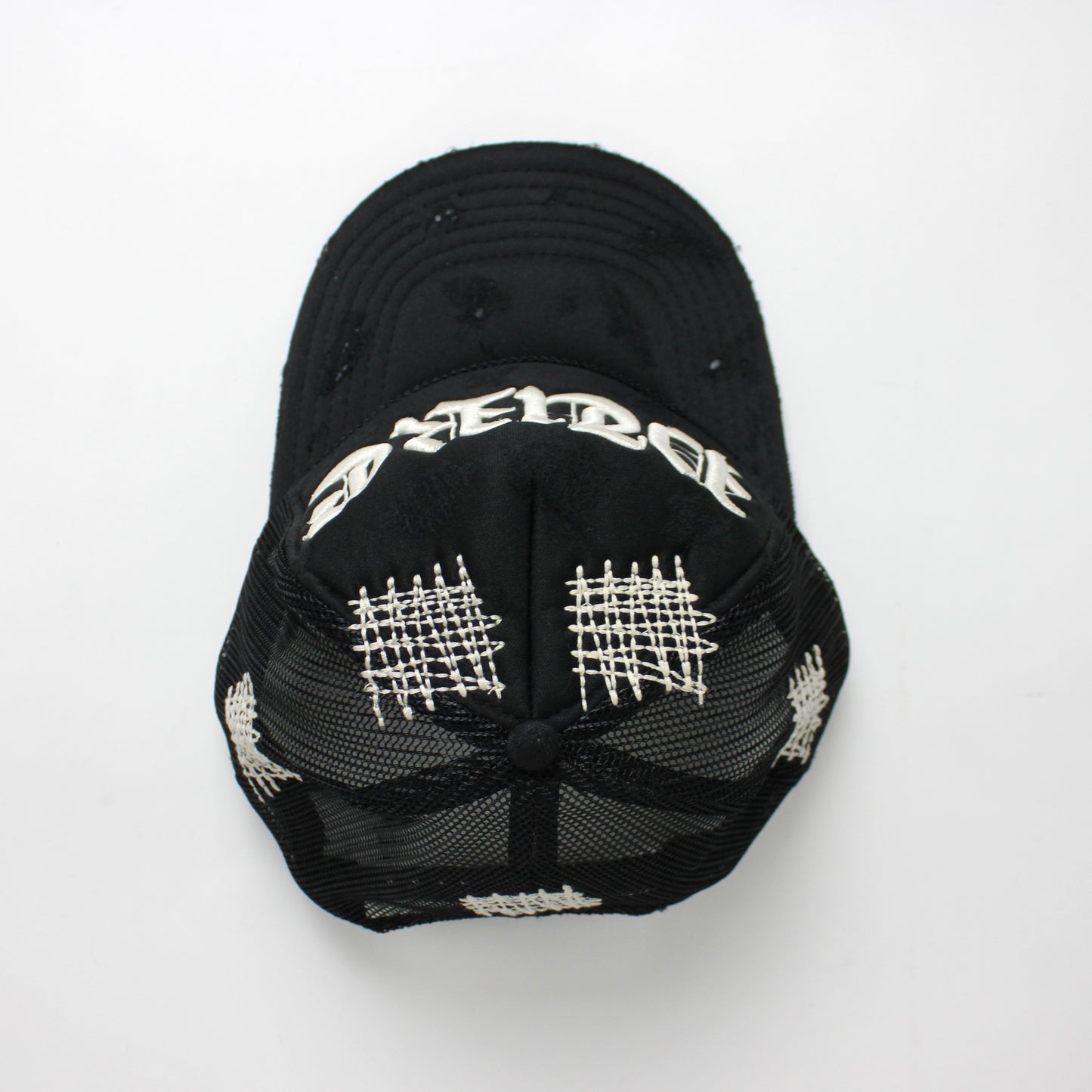 PAIN IS PURE 'PURE' LOGO NEEDLE REPAIR TRUCKER HAT BLACK/CREAM